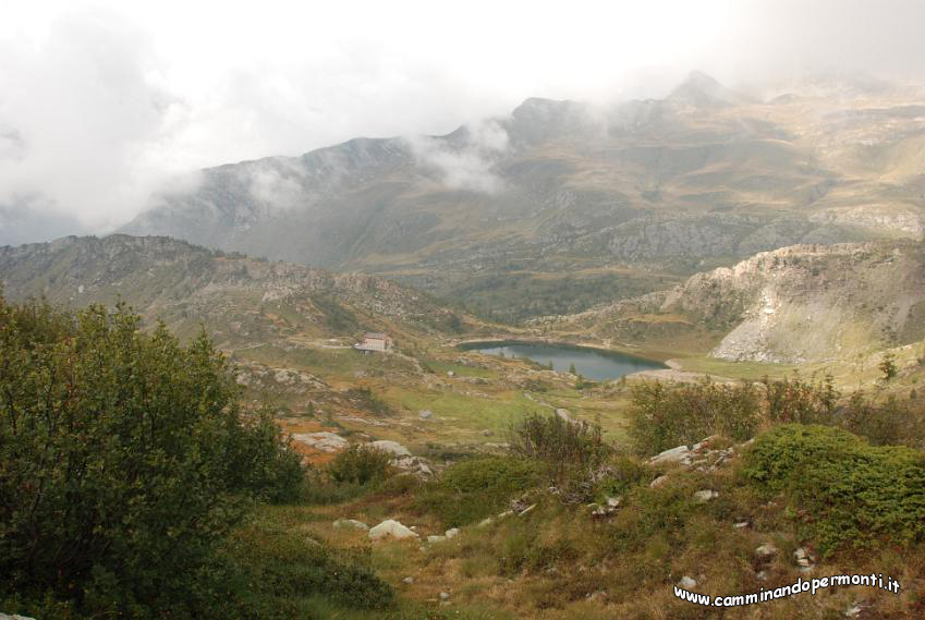 131 Rifugio Calvi - Lago Rotondo.JPG